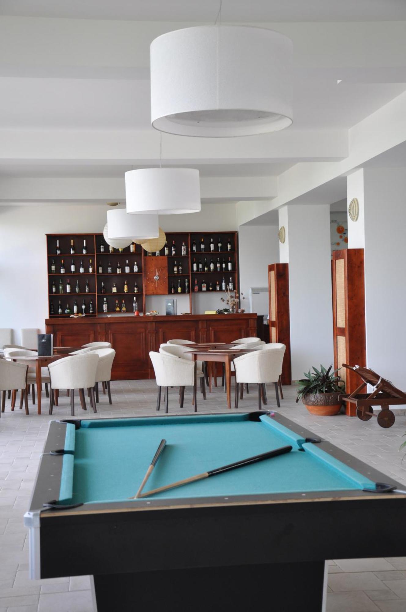 Club Insieme Grand Resort Potlogi Exterior photo